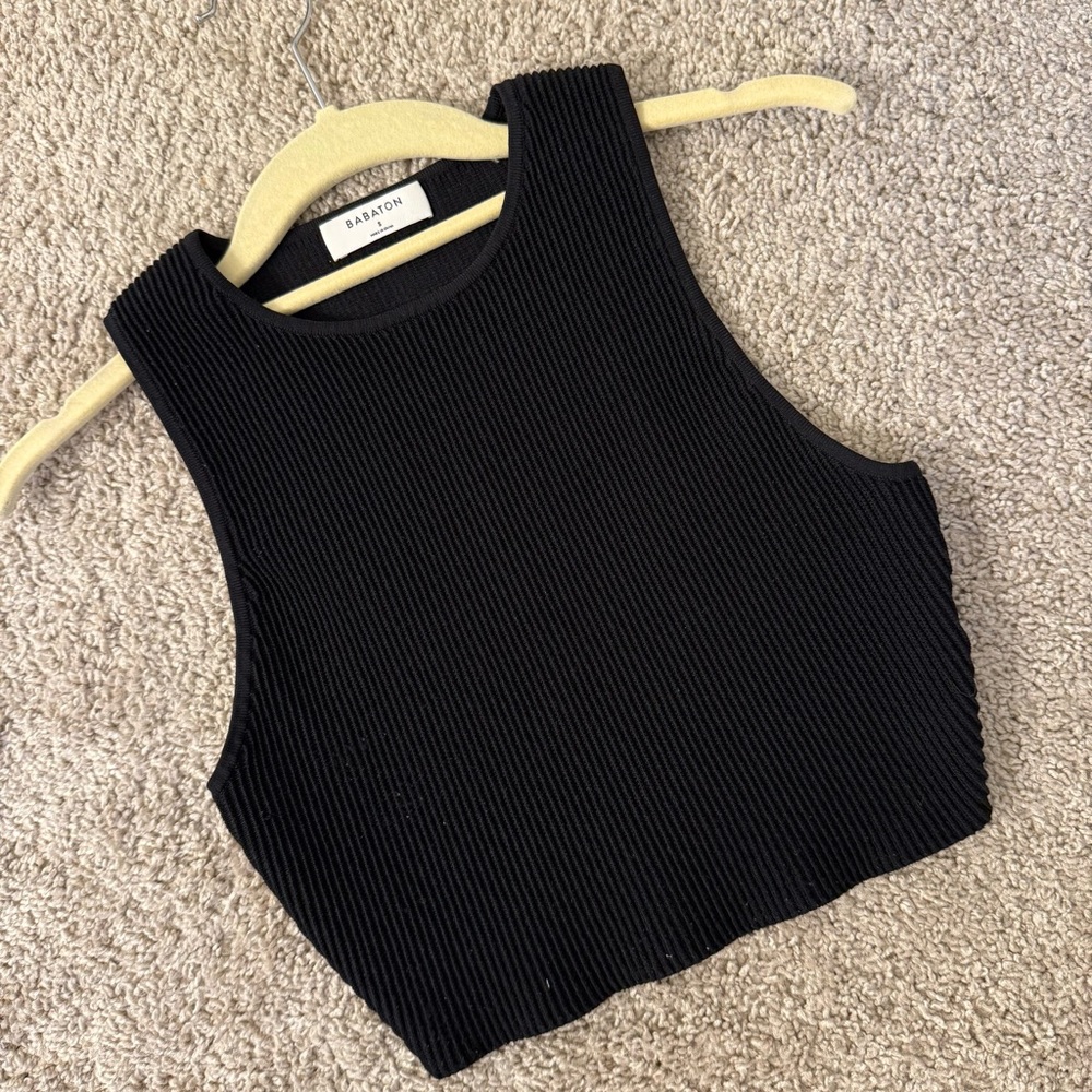 Aritzia babaton sculpt knit crop top